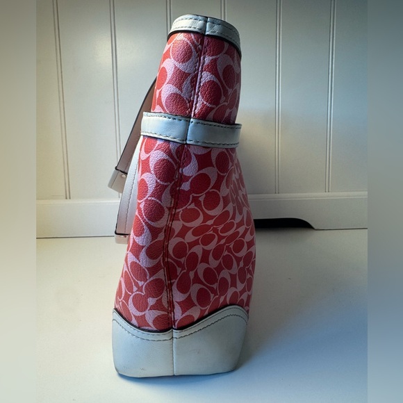 Coach Chelsea Signature Heritage Striped Tote - Picture 3 of 12